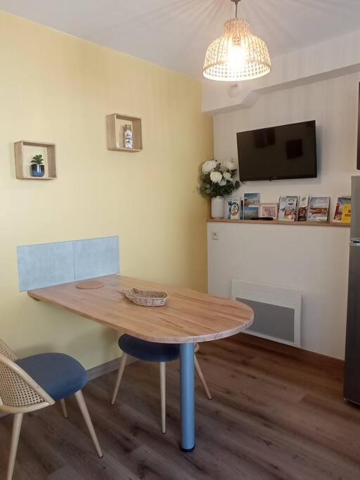 A 50 M De La Plage, Appartement De 35 M2 : Les Pieds Sales 布雷阿勒 外观 照片