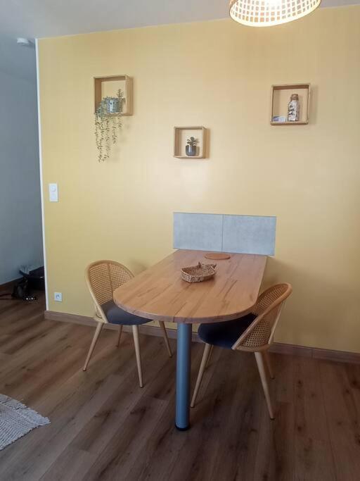 A 50 M De La Plage, Appartement De 35 M2 : Les Pieds Sales 布雷阿勒 外观 照片